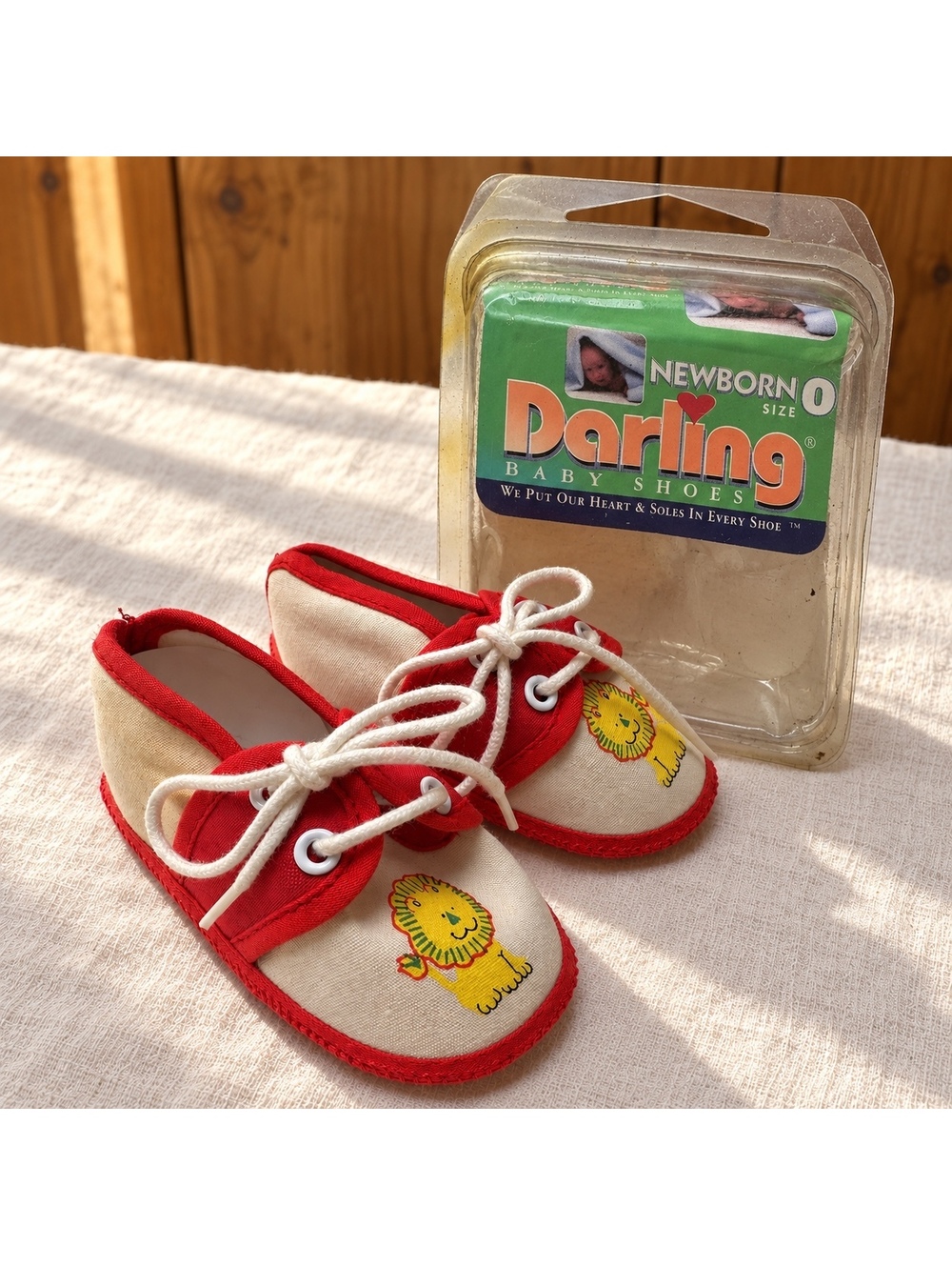 Newborn Lion Baby Shoes Darling Size 0 Red White Lace Up Vintage